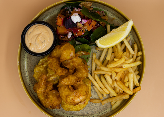 Beer Battered Prawn With Chips, Salad And Aioli (6 Pieces)